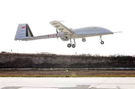 B­a­y­r­a­k­t­a­r­ ­T­B­3­ ­S­İ­H­A­ ­d­ö­r­t­ ­s­a­a­t­l­i­k­ ­t­e­s­t­ ­u­ç­u­ş­u­ ­y­a­p­t­ı­